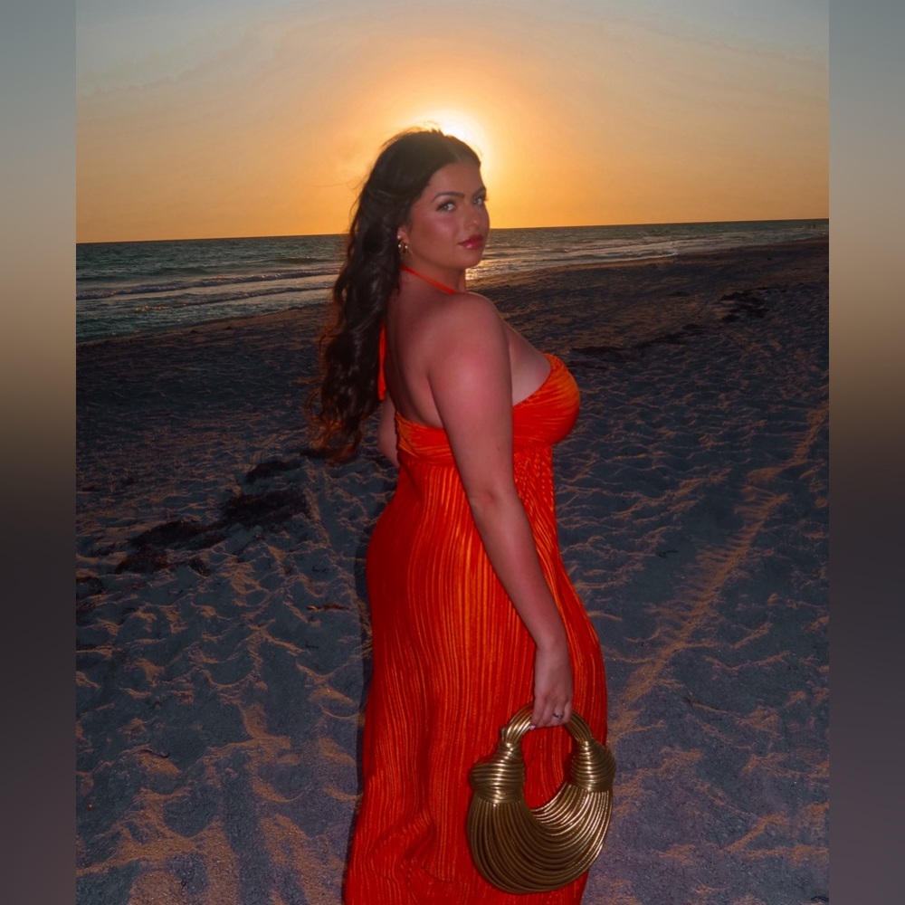orange dress